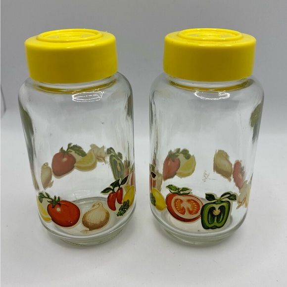 Vintage Other - Vintage Spice Shakers